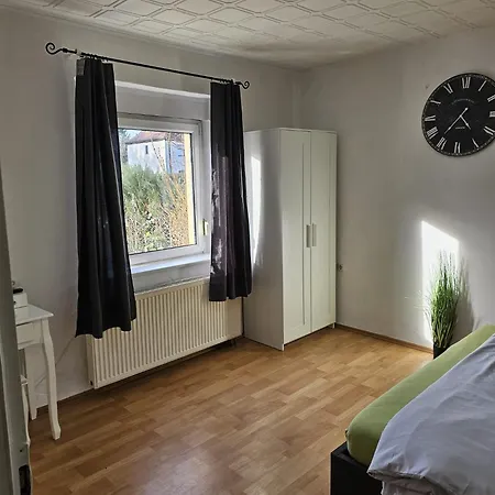 Haus Mit Garten *
